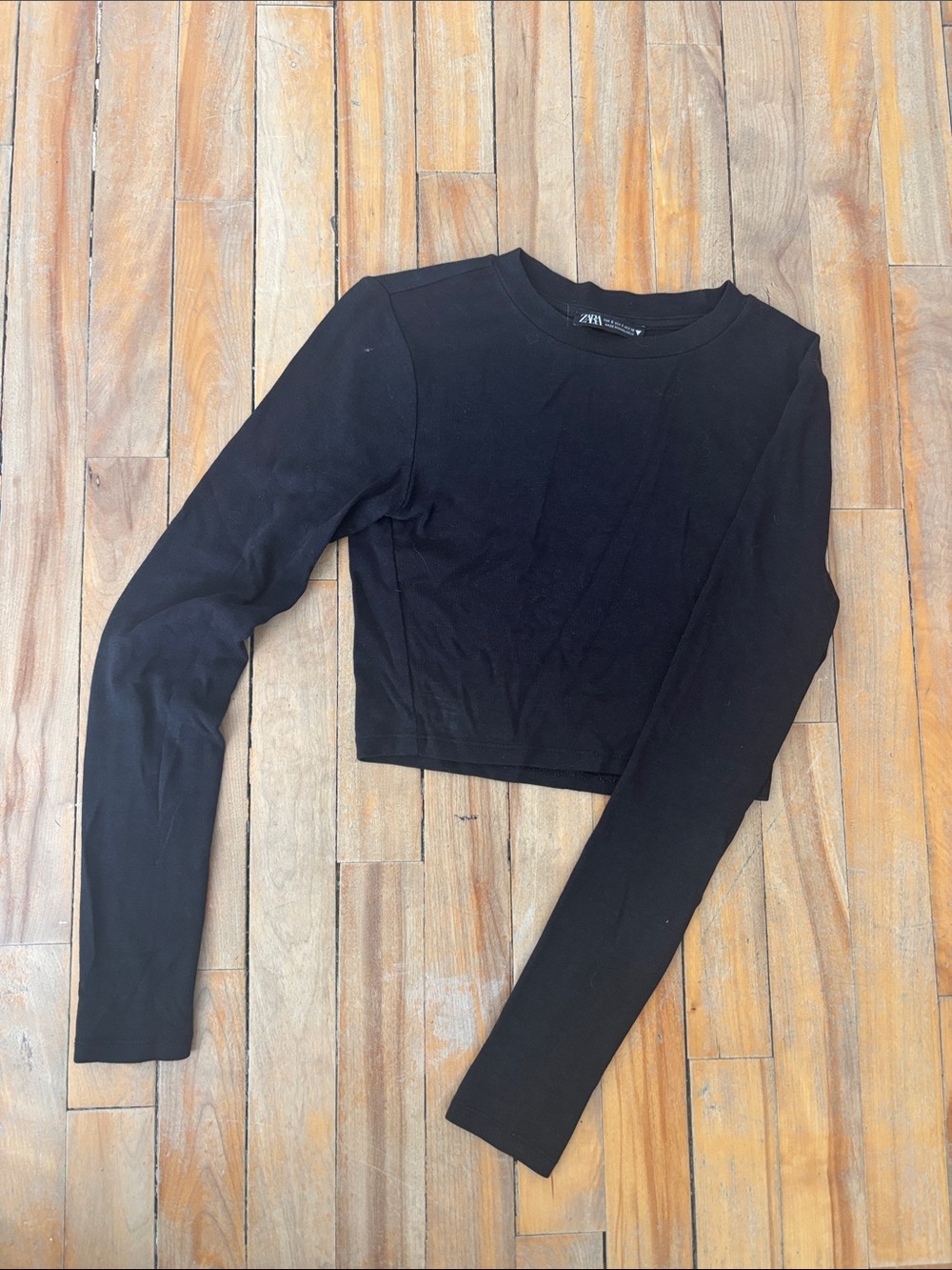 Zara Black Long-Sleeve Cropped Crew Top